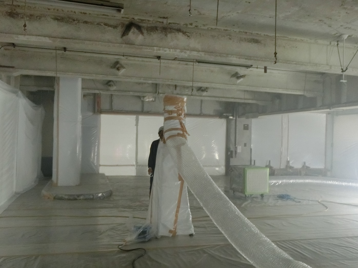 排気口を天井付近へ持ち上げる試験